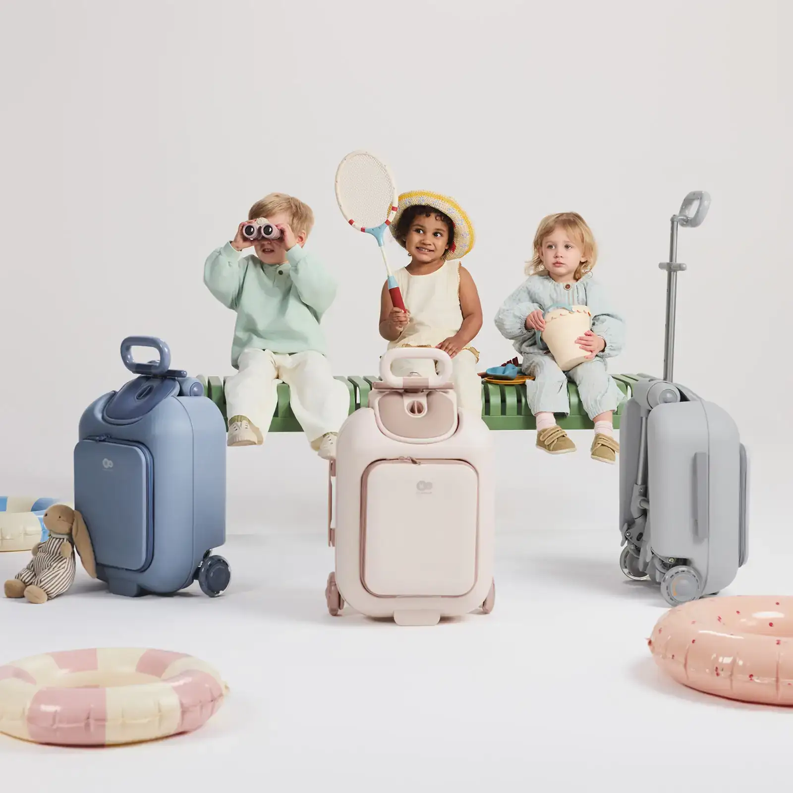 Детский чемодан-каталка Kinderkraft Cabby Gold (KACABB00GLD0000)