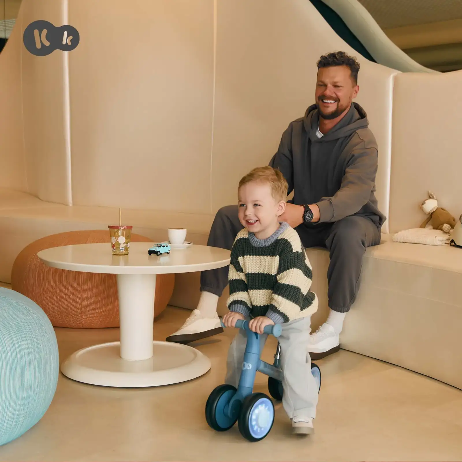 Каталка-беговел Kinderkraft Cutie Flash Blue (KRCUFL00BLU0000) UA