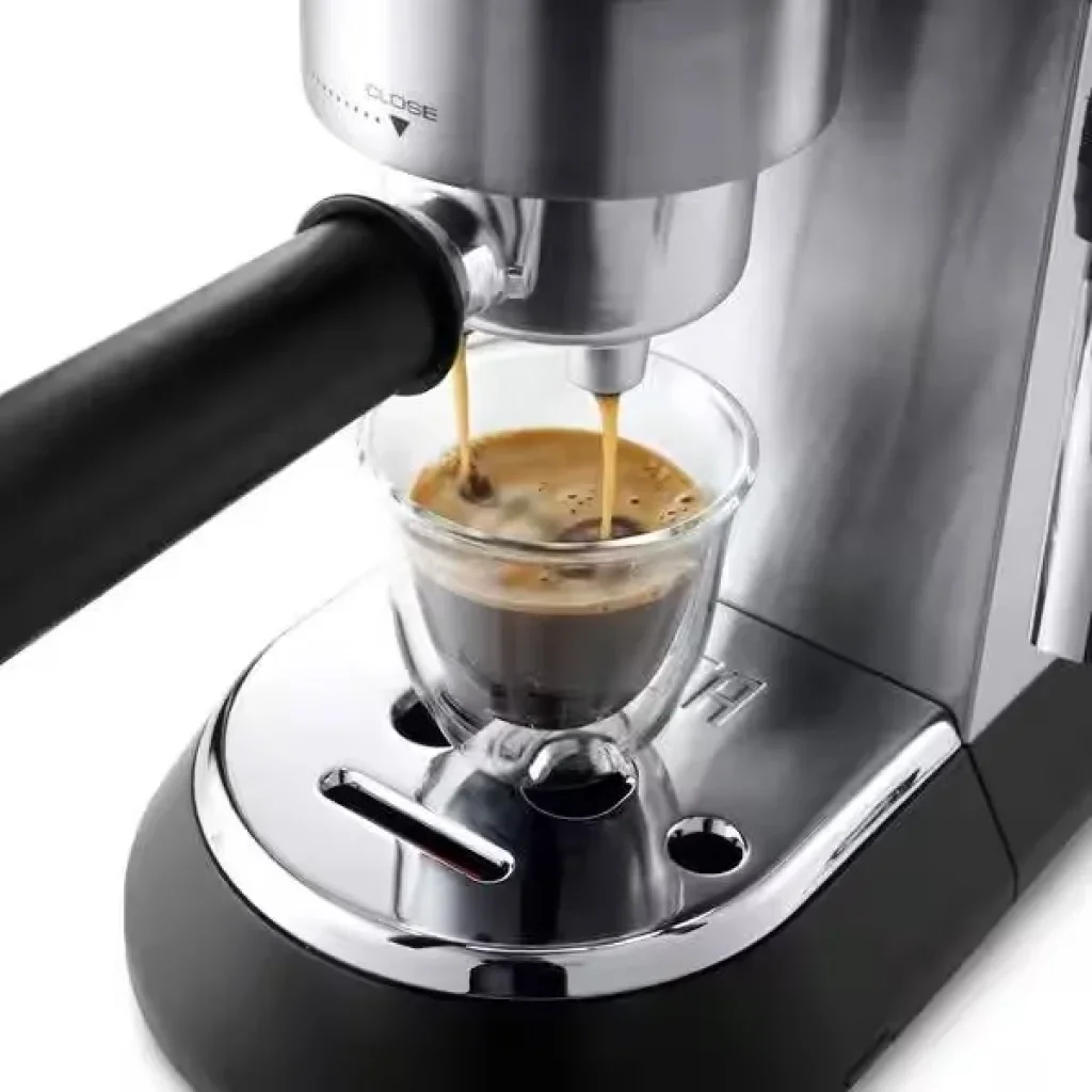 Кавоварка DeLonghi EC 685 M UA