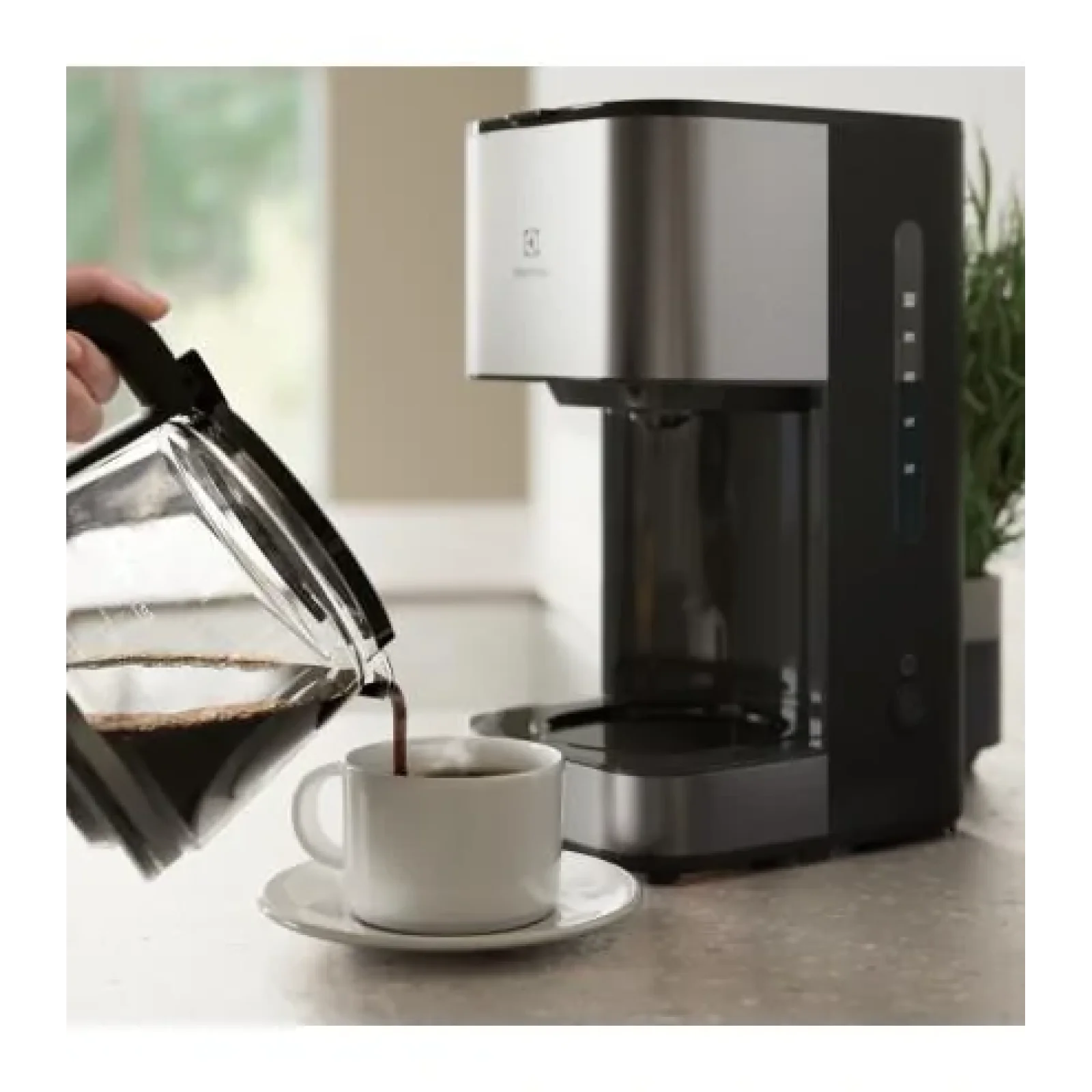Кавоварка ELECTROLUX E3CM1-3ST UA