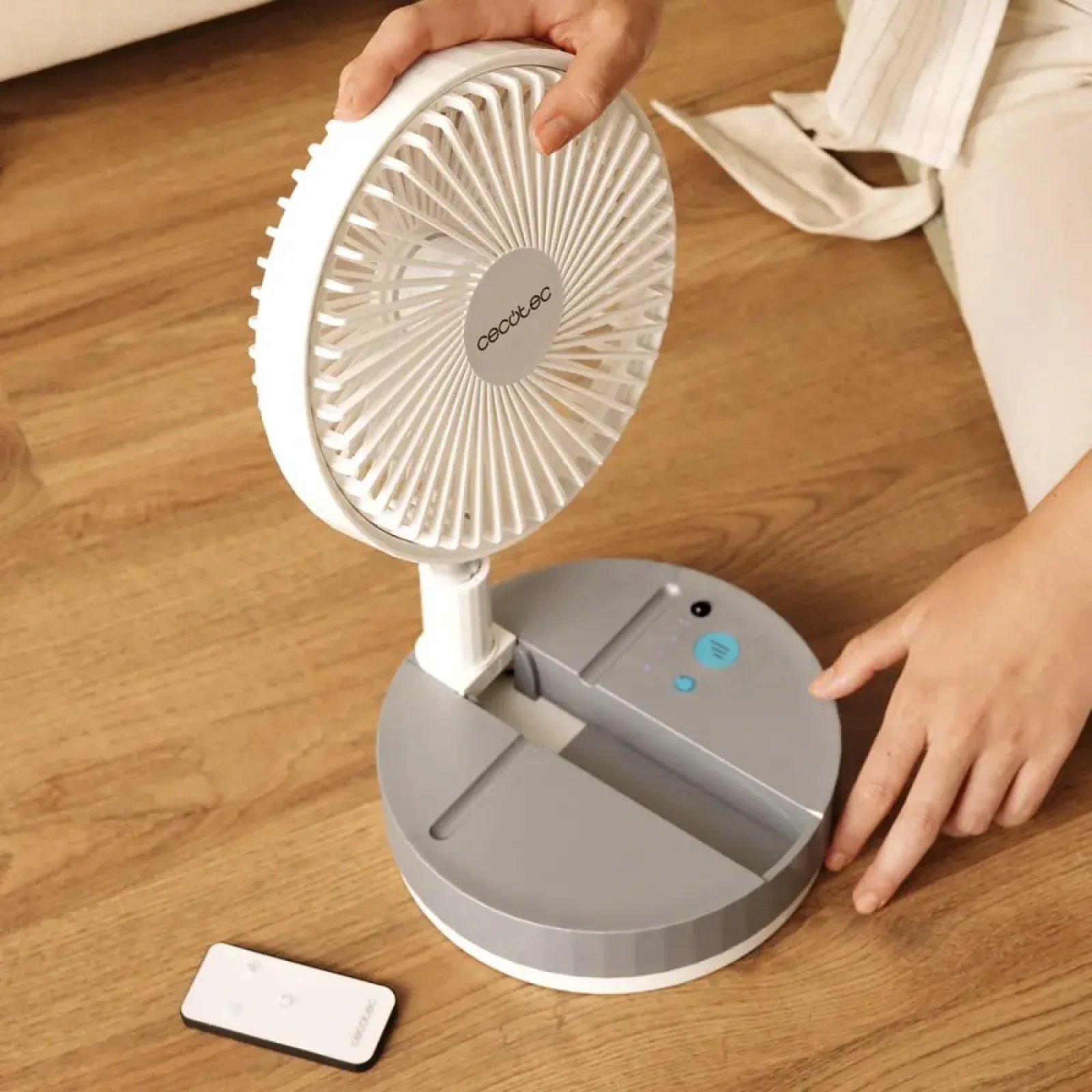 Портативний вентилятор CECOTEC EnergySilence 800 FoldAir Portable Control (CCTC-08225) UA