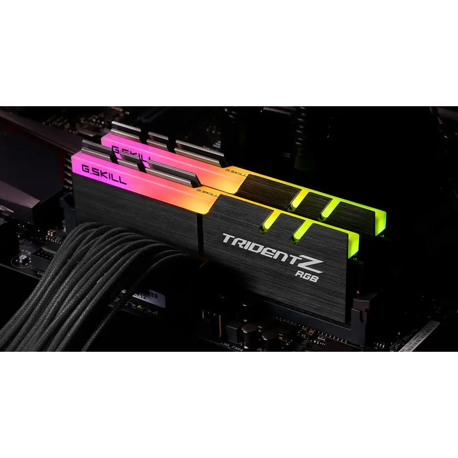 Набор двух модулей памяти G.Skill 16 GB (2x8GB) DDR4 4000 MHz Trident Z RGB (F4-4000C18D-16GTZRB) UA