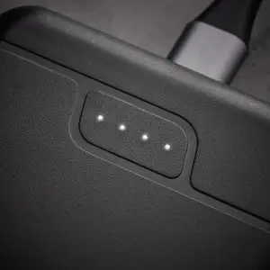 Зовнішній акумулятор USB 10000MAH BLACK B10000 7320530 INTENSO UA