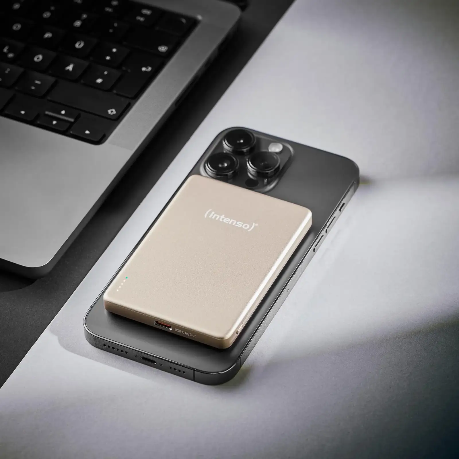 Зовнішній акумулятор USB 5000MAH MAG CHAMPAGNE MW5000 7344021 INTENSO UA