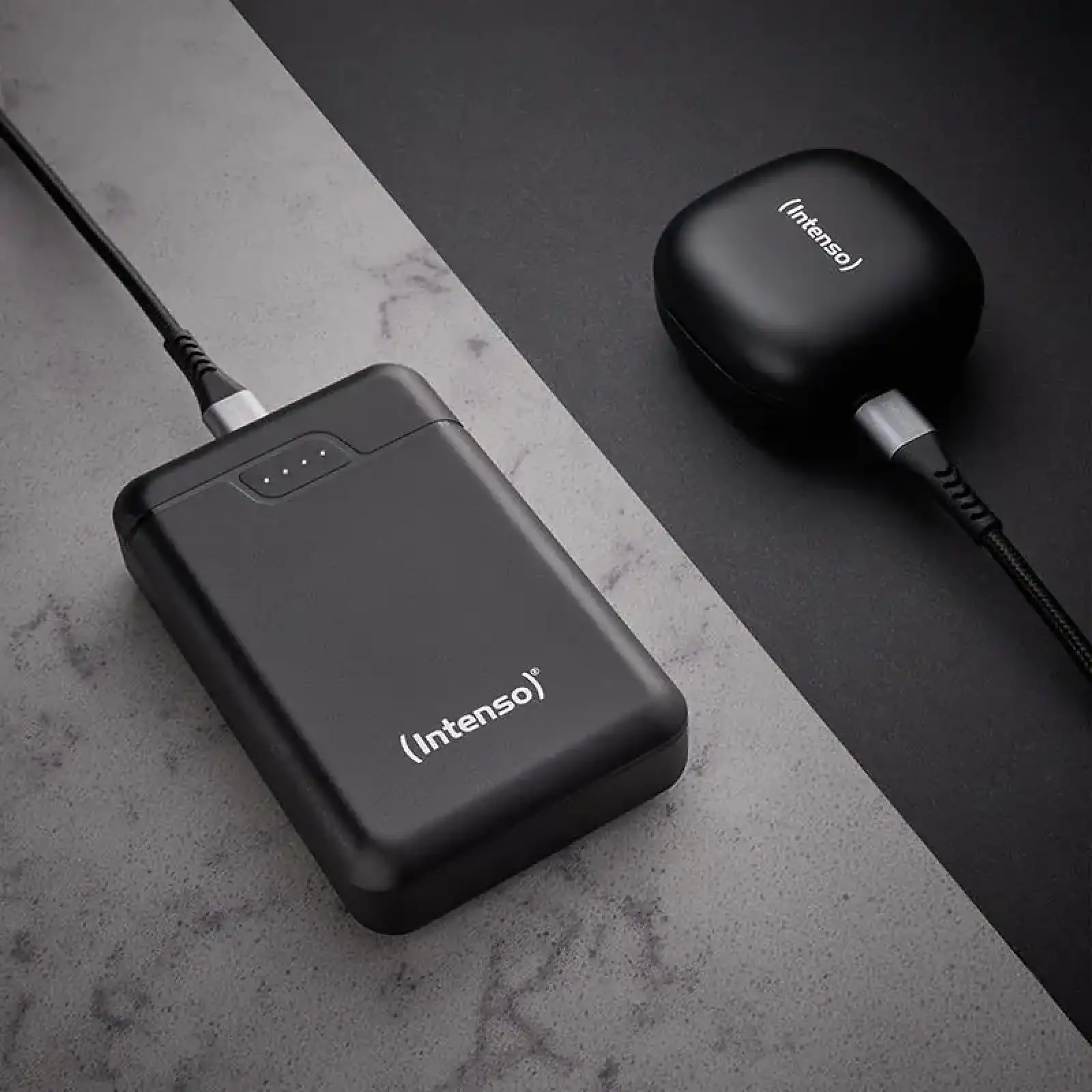 Зовнішній акумулятор USB 10000MAH BLACK B10000 7320530 INTENSO UA