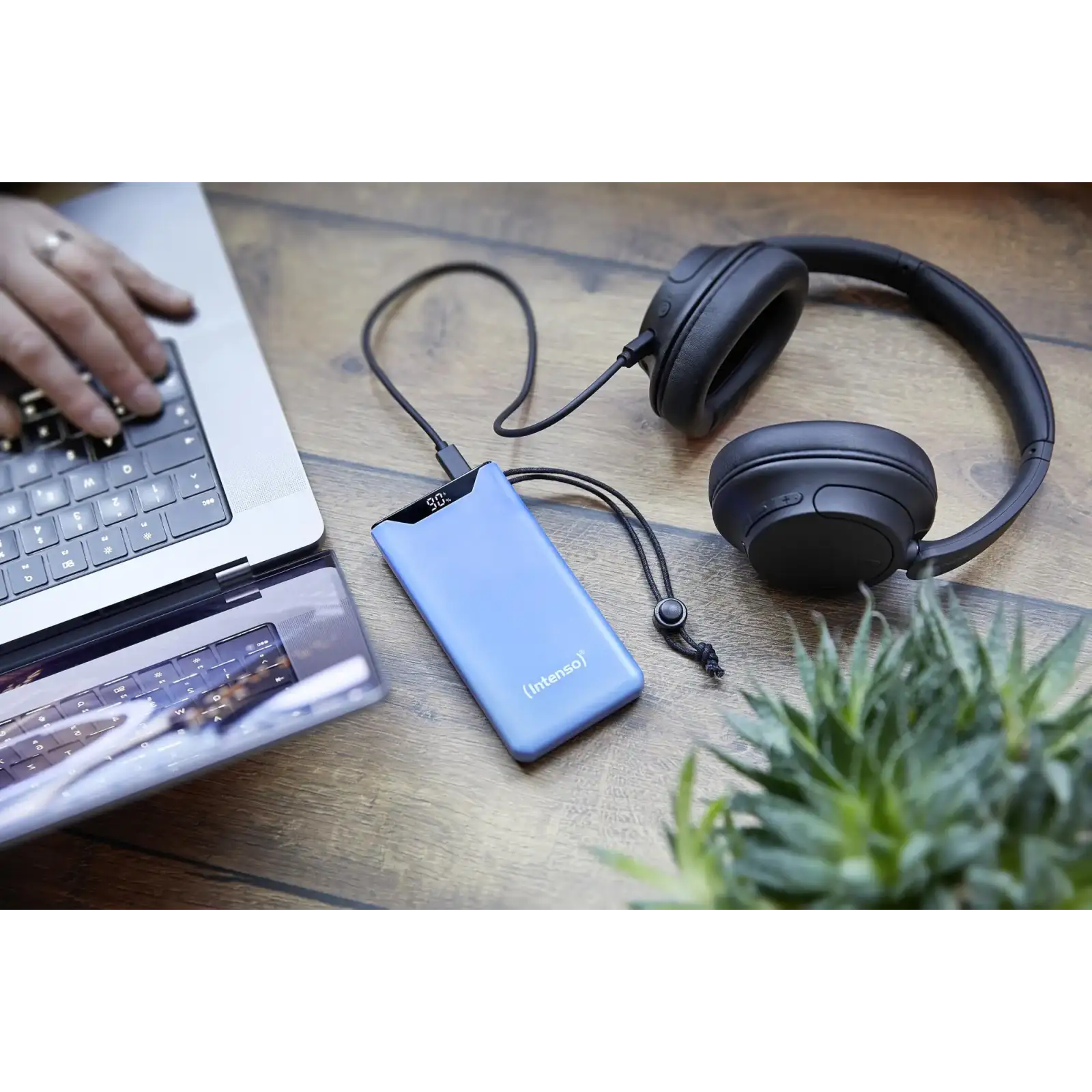 Зовнішній акумулятор USB 10000MAH QC3.0 BLUE F10000 7332035 INTENSO UA