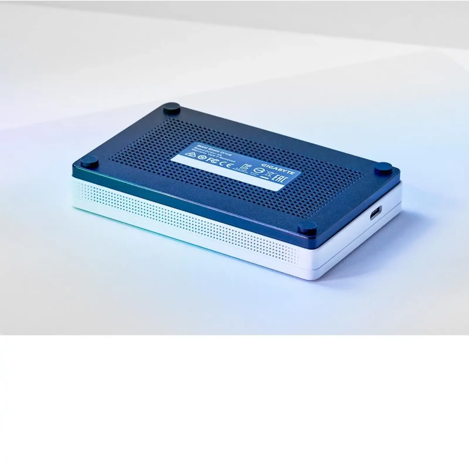 SSD зовнішній USB3.2 1TB EXT. GP-VSD1TB GIGABYTE UA
