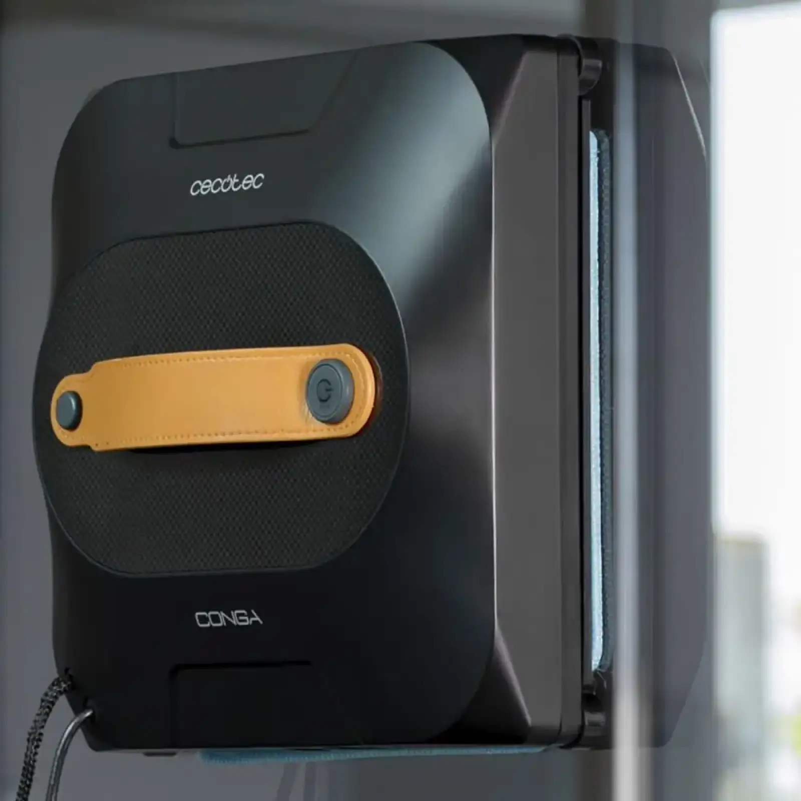 Робот - мийник вікон Cecotec Conga Windroid 1390 Double Spray Connected (A01_EU01_100141) UA