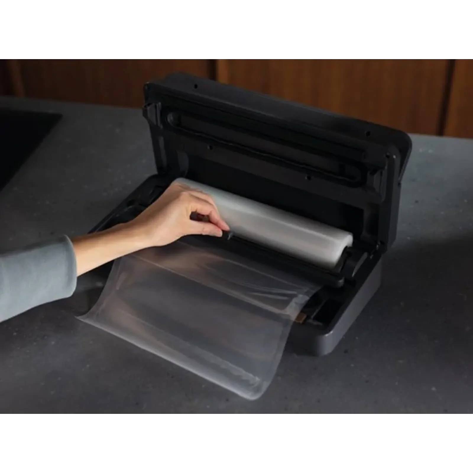 Вакуумний пакувальник ELECTROLUX E6VS1-6AG UA