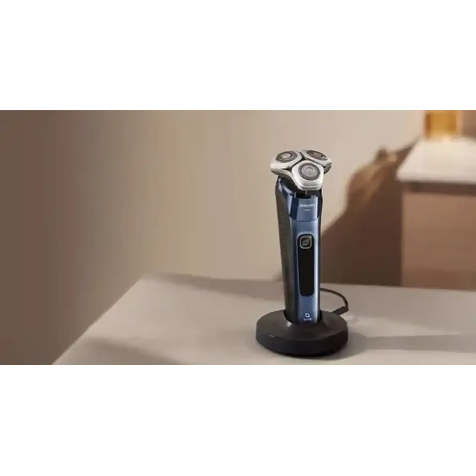 Електробритва Philips Series i9000 Prestige SkinIQ (X9001/30)