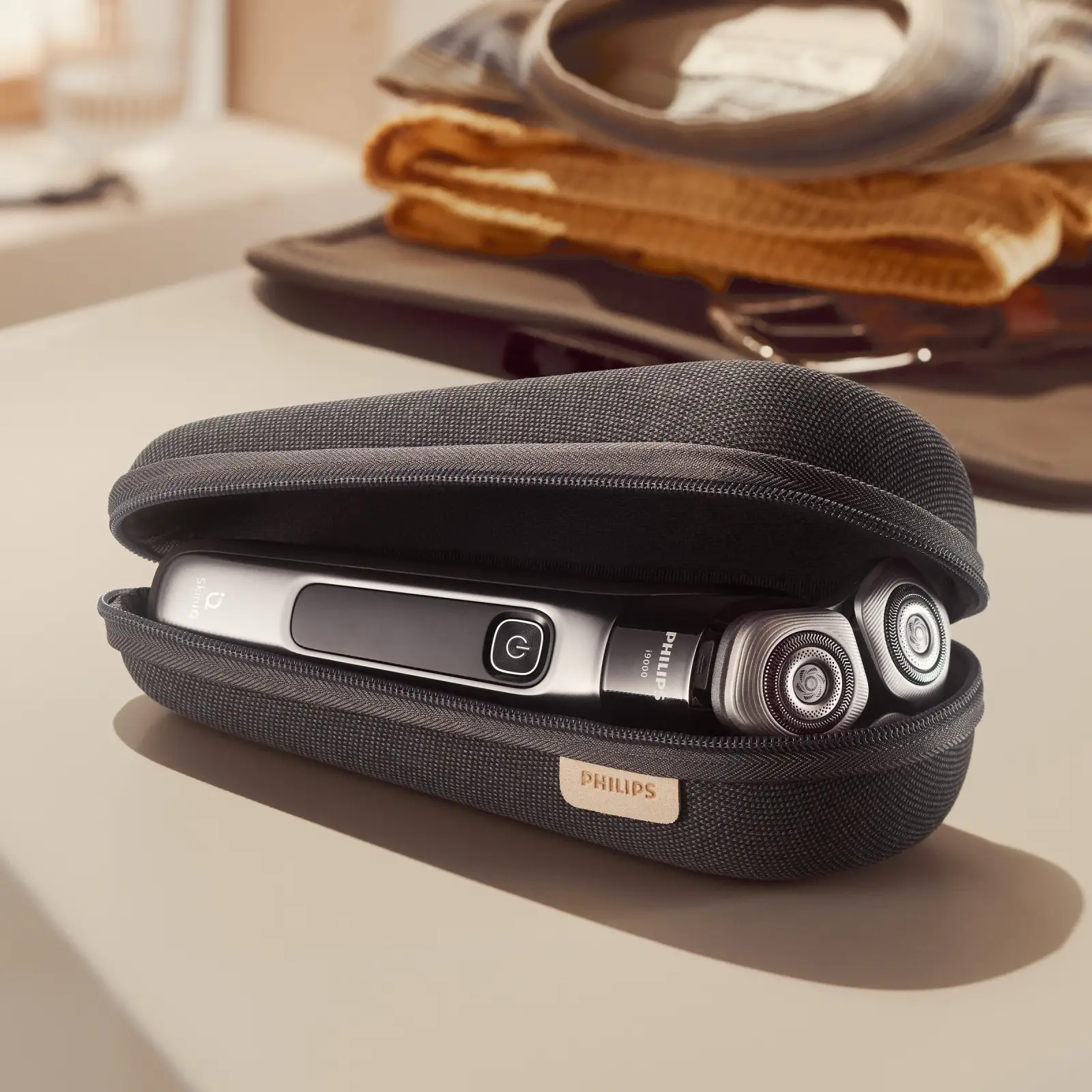 Электробритва Philips Series i9000 Prestige SkinIQ (X9002/30)